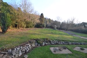 Communal garden- click for photo gallery